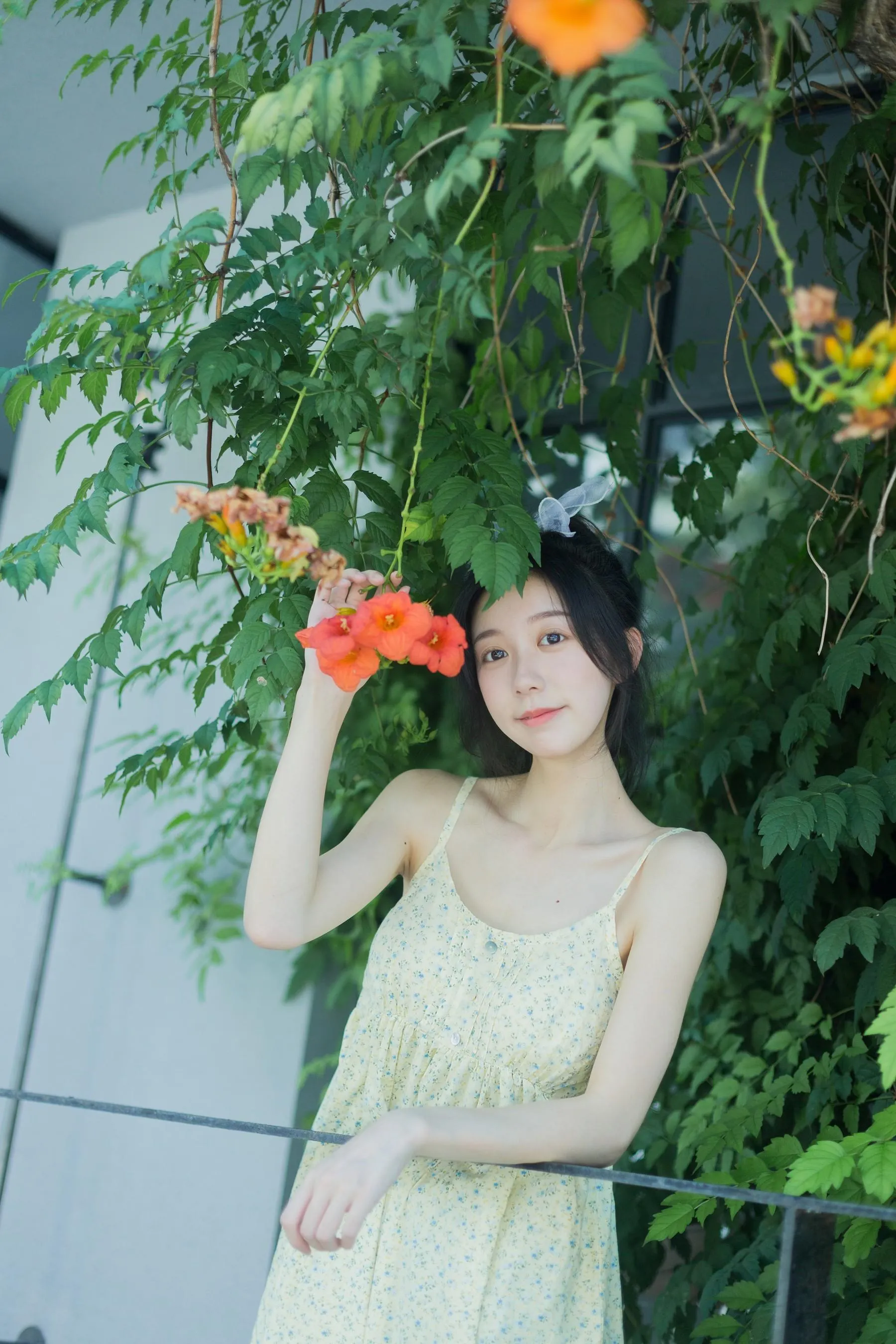 [YITUYU艺图语]2022.08.18 夏日凌霄 饲猫少女- [33P]插图8